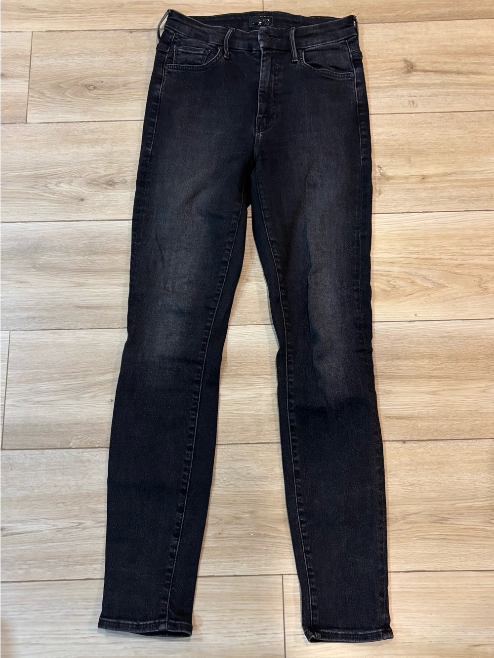 Mother High Waisted Looker Ankle Fray - Night Hawk size 25 black gray